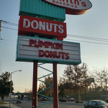 Smith's Bakeries - Their Roadside sign. - Donuts Near Me - Bakersfield, California Smith's Bakeries - Their Roadside sign. - Donuts Near Me - Bakersfield, California