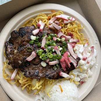 Rainbow Drive-In - FRIED SAIMIN WITH BBQ BEEF PLATE - Hawaiian Near Me - Honolulu, Hawaii