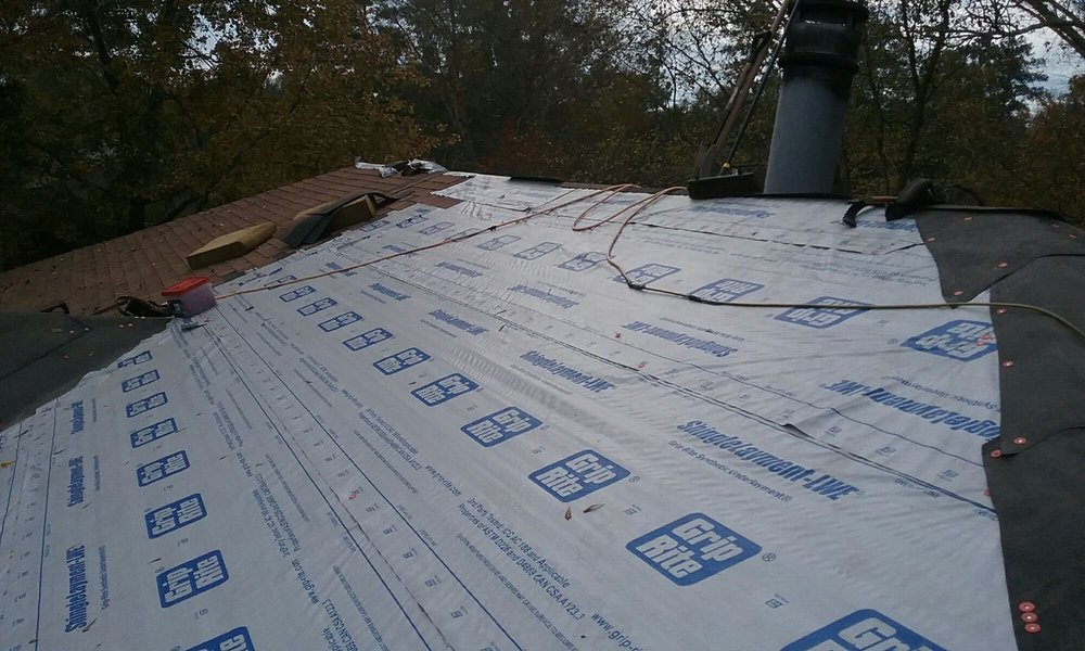 Slide of Bears Cajun Roofing