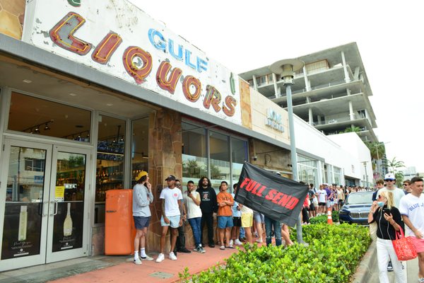 Gulf Liquors by null