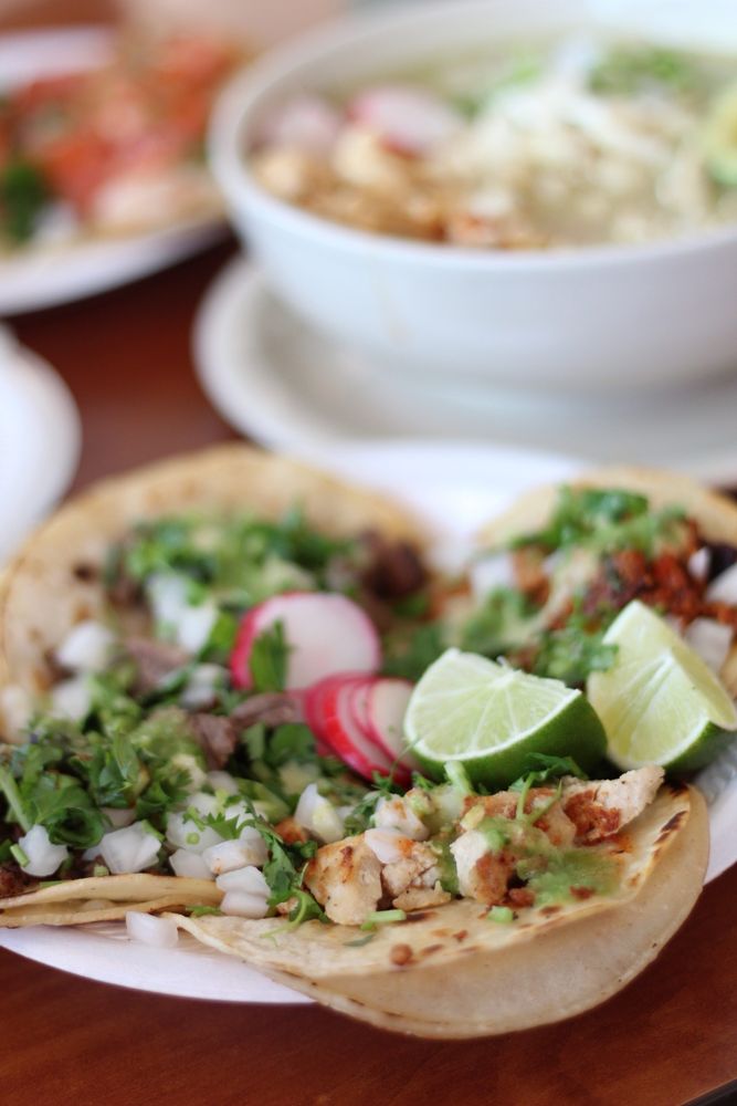 Fonda Y Taqueria Lupitas Logo