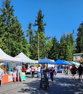 Shoreline Farmers Market by null