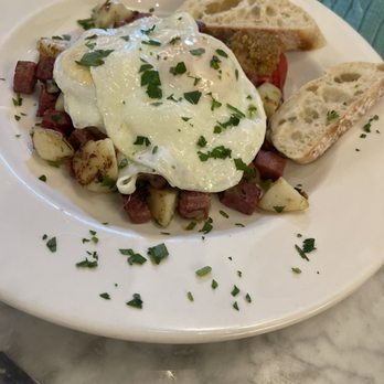 Up On Market - corn beef has with egg over easy - Diners Near Me - Frederick, Maryland