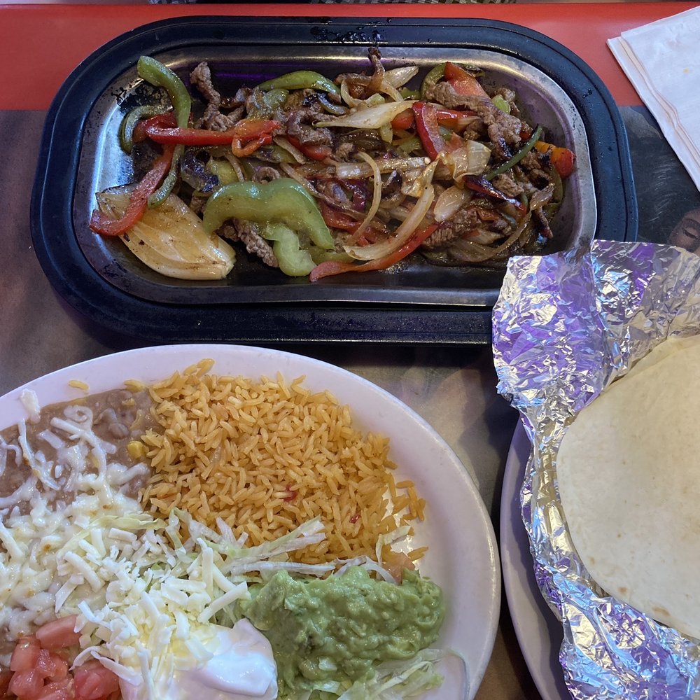 Grand Azteca V - Lunch Fajita - Mexican Near Me - Troy, Michigan Grand Azteca V - Lunch Fajita - Mexican Near Me - Troy, Michigan