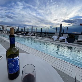 Kisbee on the Roof - Wine with views - Bars Near Me - Denver, Colorado