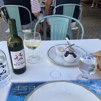 Vai e Volta - Anchovies, tuna pate and olives - Seafood Near Me - Olhão, 08