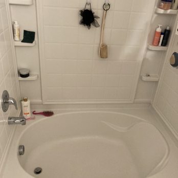 Billywood Construction - The photo I sent him of my tub that he overquoted me on. - General Contractors Near Me Billywood Construction - The photo I sent him of my tub that he overquoted me on. - General Contractors Near Me