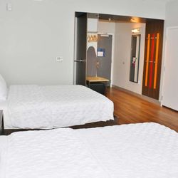 Tru by Hilton Grand Junction Downtown - Guest room