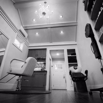 Le Petit Salon - Hair Salons Near Me - Chester, Connecticut