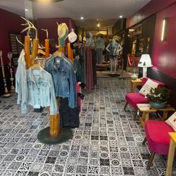 Karma Gallery & Wine Bar