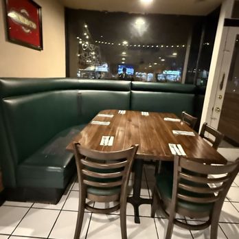 Numero Uno Pizza - Pizza Near Me - Granada Hills, California