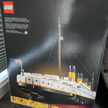 Lego Store - Titanic Lego Kit - Toy Stores Near Me - Tukwila, Washington