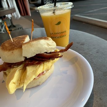 La Grande Orange - Commuter sandwich and fresh OJ - Pizza Near Me - Phoenix, Arizona La Grande Orange - Commuter sandwich and fresh OJ - Pizza Near Me - Phoenix, Arizona