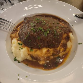 Jane Doe Lounge - Braised Short Rib - Cocktail Bars Near Me - New York, New York
