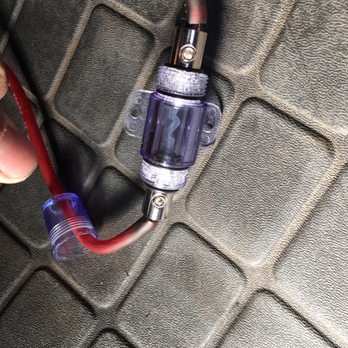 Stereo USA Plus - Thin wire got so hot it melted the fuse case and blacked the wire - Car Stereo Installation Near Me - Covina, California Stereo USA Plus - Thin wire got so hot it melted the fuse case and blacked the wire - Car Stereo Installation Near Me - Covina, California