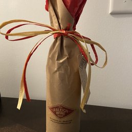 Lovely complimentary gift wrap! Lovely complimentary gift wrap!