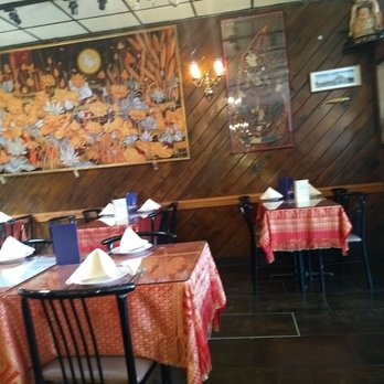 Seeda Thai Restaurant - Inside the restaurant - Thai Near Me - Valley Stream, New York