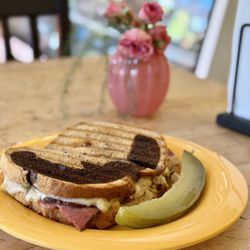 Vosen's Bread Paradise - Get the Rueben!