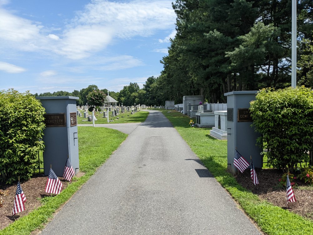 UNION CEMETERY Updated October 2024 E Adams St,