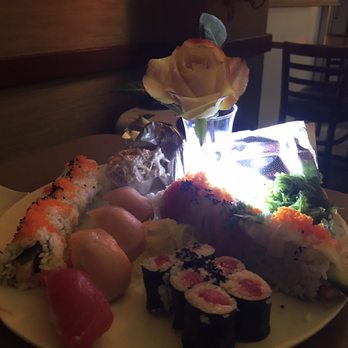 Hanaya Sushi Cafe - California Roll, Rainbow Roll, tuna roll, Yellowtail sushi - Japanese Near Me - San Diego, California