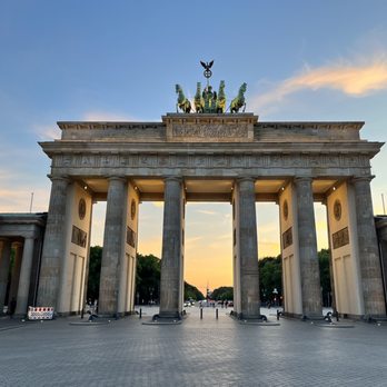 Brandenburger Tor - Sunset - Landmarks & Historical Buildings Near Me - Berlin, BE