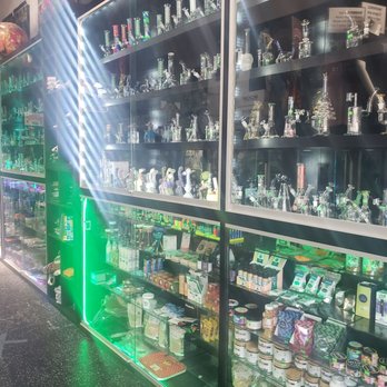 West Coast Glass Gallery - Glass and product - Tobacco Shops Near Me - Long Beach, California West Coast Glass Gallery - Glass and product - Tobacco Shops Near Me - Long Beach, California