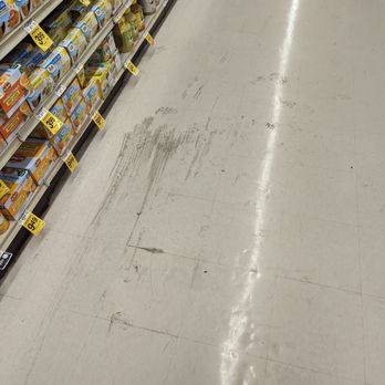 Safeway  - Be careful when shopping at this store, it's dangerous and  not maintained. - Grocery Near Me - Novato, California