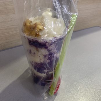Day's Kitchen - Cafes Near Me - Scarborough, Ontario