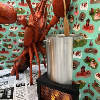 Jamnola - Crawfish cooking boil. - Art Tours Near Me - New Orleans, Louisiana