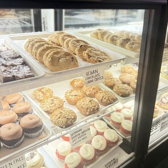 Little Cupcake Bakeshop - Cupcakes Near Me - Brooklyn, New York