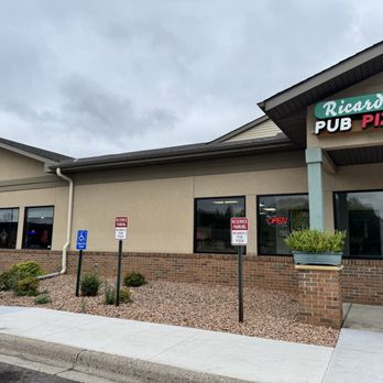 Ricardo's Pub Pizza - Pizza Near Me - White Bear Lake, Minnesota