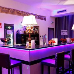 DASDIE BRETTL - Stage: Bar 1