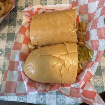 Parasol's - Poor boy, shrimp - Bars Near Me - New Orleans, Louisiana