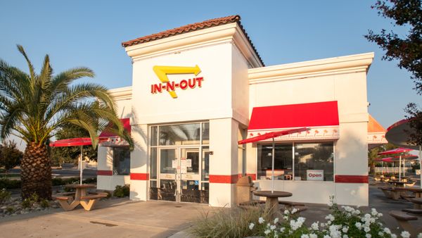 In-N-Out Burger by null