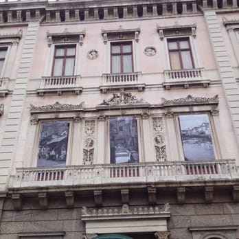 Museu da República - The front of the building is plain and therefore deceptive. Also, it's not labeled so you could easily walk right past it. - Museums Near Me - Rio de Janeiro, RJ