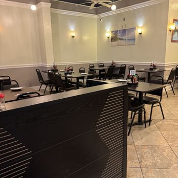 Yummy Pho - Dining area - Vietnamese Near Me - New Orleans, Louisiana Yummy Pho - Dining area - Vietnamese Near Me - New Orleans, Louisiana