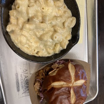 Alaskan Brewing Public House - Pulled pork sandwich and mac & cheese - Barbeque Near Me - Juneau, Alaska