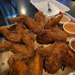 Dry rub wings with sauce on the side Dry rub wings with sauce on the side