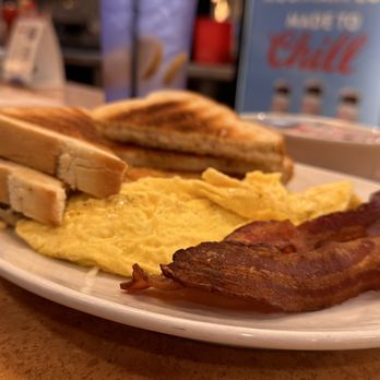 Phillips Avenue Diner - Classic Diner Breakfast; slightly overcooked Applewood Bacon and (not crispy) "extra crispy" hash browns - Diners Near Me - Sioux Falls, South Dakota