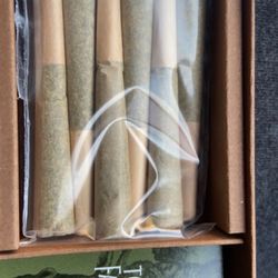 Green Knottz Dispensary - Comes with matches