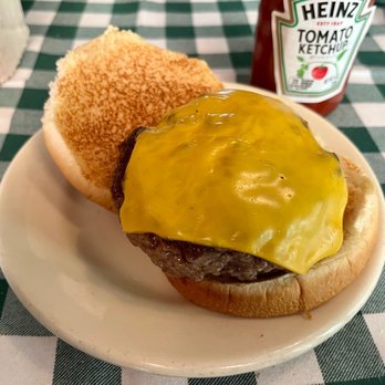J.G. Melon - Cheeseburger - American Near Me - New York, New York