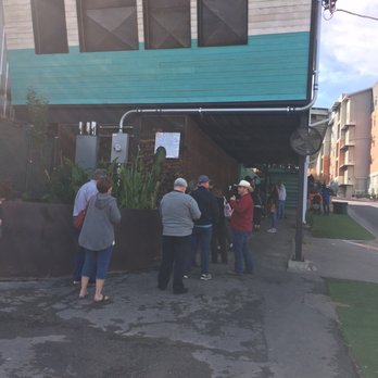 Franklin Barbecue - Line at 9:30am on a Tuesday - Barbeque Near Me - Austin, Texas