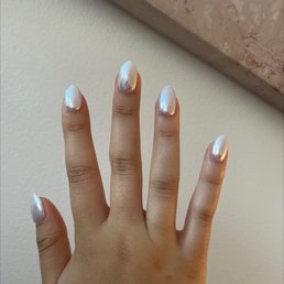 Hailey Bieber Chrome Nails. Thanks Nina for the amazing service