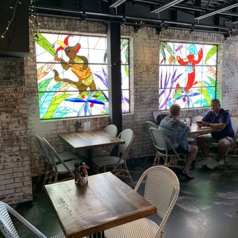 Mudbugs Cajun Kitchen - Inside decor - Cajun/Creole Near Me - Sanibel, Florida
