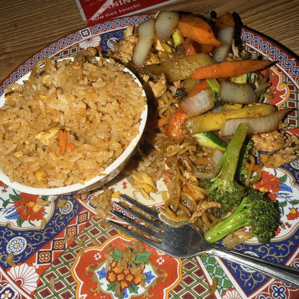 Fried rice and chicken Yakisoba Fried rice and chicken Yakisoba