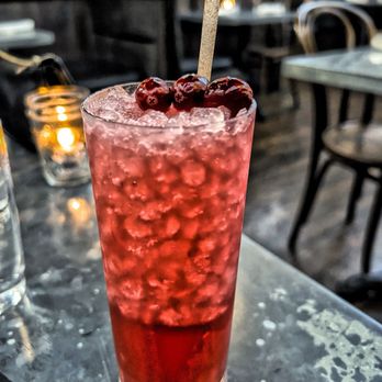 The Ice Plant - diamonds and pearls - Cocktail Bars Near Me - St. Augustine, Florida