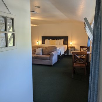 The Rigdon House - Room 25 - Hotels Near Me - Cambria, California The Rigdon House - Room 25 - Hotels Near Me - Cambria, California