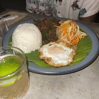 Restaurante Mezzanine - Pad Krapao - Thai Near Me - Tulum, ROO Restaurante Mezzanine - Pad Krapao - Thai Near Me - Tulum, ROO