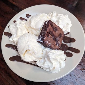 Flatbread - Providence - Brownie sundae - Pizza Near Me - Providence, Rhode Island