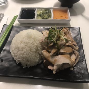 Green Zone - Hainan chicken with white rice. Comes with teriyaki sauce, scallion and oil, and the sweet ginger fish sauce - Organic Stores Near Me - Temple City, California